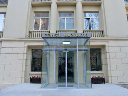 Məktəblərdə sinif rəhbəri vəzifəsi ləğv ediləcək? - Təhsil Nazirliyi Məktəblərdə sinif rəhbəri vəzifəsi ləğv ediləcək? - Təhsil Nazirliyi