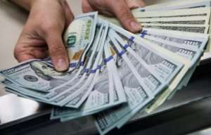 Banklarda dollar ucuzlaşdı