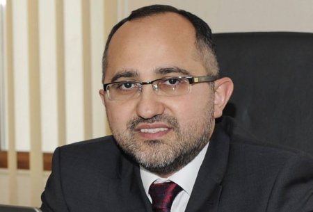 Ekspert əhaliyə çağırış etdi: “Kreditlərinizi ödəməyin, xərcinizi manatda saxlayın, xarici valyutaya çevirməyin, çünki…” Ekspert əhaliyə çağırış etdi: “Kreditlərinizi ödəməyin, xərcinizi manatda saxlayın, xarici valyutaya çevirməyin, çünki…”