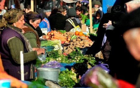 Dolların ucuzlaşması məhsulların da qiymətini endirəcək?