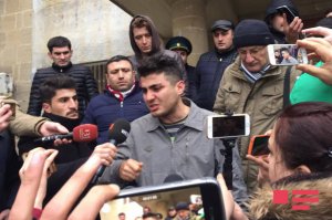 Mehman Hüseynovun məhkəməsi başladı