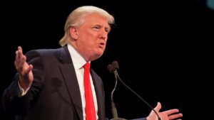 Tramp İran prezidentini ehtiyatlı olmağa çağırıb