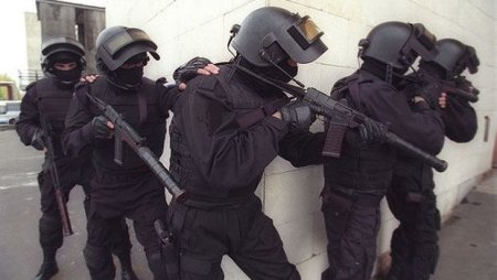 “28 May” metrosu yanında əməliyyat - Bir neçə şəxs saxlanıldı