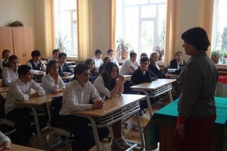 Müəllimlər 4 aydır ki, maaş almır - Təhsil naziri isə yenə də SUSUR