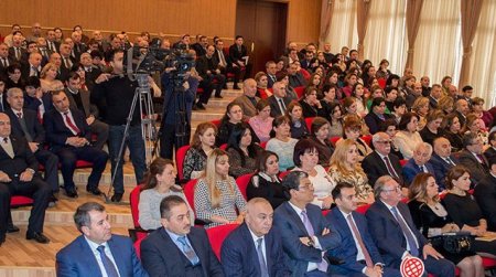 Nərimanov rayon icra başçısı Abdin Fərzəliyev hesabat verdi - FOTOLAR