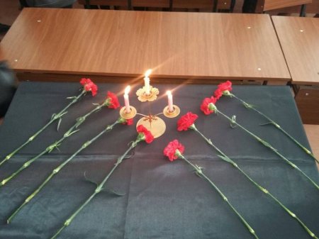 Gəncə Dövlət Universitetinin Fizika və texniki fənlər fakultəsində Xocalı soyqırımına həsr edilmiş tədbir keçirildi- FOTOLAR