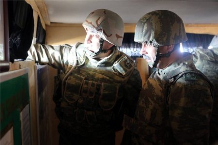 Müdafiə naziri Zakir Həsənov cəbhə xəttinə getdi