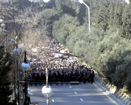  Xocalı soyqırımının 25-ci ildönümü münasibətilə Bakıda Prezidentin iştirakı ilə "Xocalı yürüşü" keçirilib - FOTO