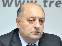 “3-4 saat siqaretsiz dözə bilmirlər?” - Millət vəkili “3-4 saat siqaretsiz dözə bilmirlər?” - Millət vəkili