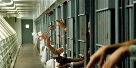 Bakıda turizm şirkətindən ŞOK təklif: - həbsxanada bir gecə