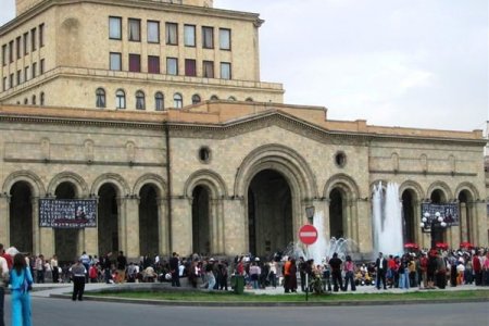 "Ermənistanda Sərkisyan dövründə artan tək şey miqrasiya, dövlət borcu, siyasi məhbuslar və kasıblıqdır" 