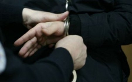 DTX-nın həbs etdiyi gömrük işçisi hansı deputatın qohumudur?