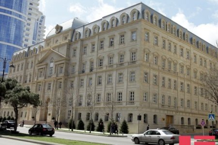 Maliyyə Nazirliyi tələbələrin təqaüdlərinin gecməsinin səbəbini açıqlayıb