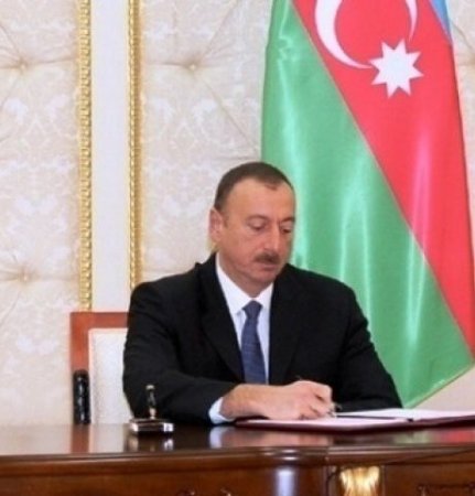 Prezident məcburi köçkünlərlə bağlı sərəncam imzaladı 