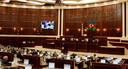 Parlamentdə bank faizləri, israfçılıq, bahalıq müzakirələri - Deputatlar ETİRAZ ETDİ