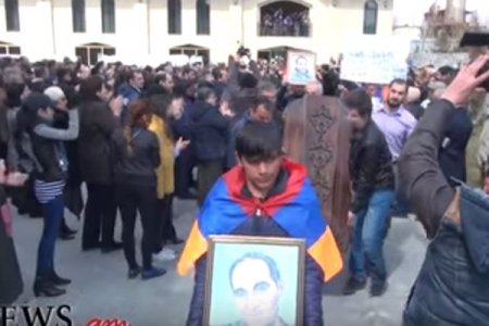 Sərkisyan dəfn edildi – terrorçu dəstənin üzvü ilə təntənəli vida mərasimi keçirildi