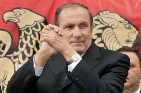 Petrosyan: “O ərazilər Azərbaycana qaytarılmalıdır”