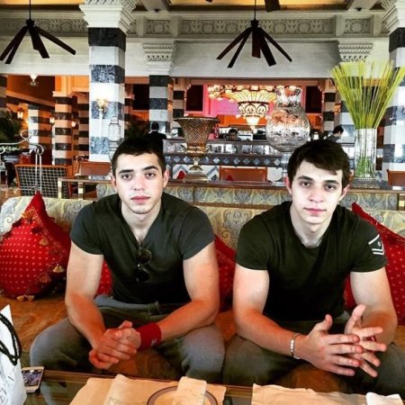 Azərbaycanlı milyarder övladlarının dəbdəbəli həyat tərzi - FOTOLAR Azərbaycanlı milyarder övladlarının dəbdəbəli həyat tərzi - FOTOLAR