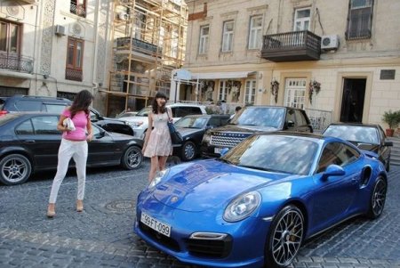 Azərbaycanlı milyarder övladlarının dəbdəbəli həyat tərzi - FOTOLAR Azərbaycanlı milyarder övladlarının dəbdəbəli həyat tərzi - FOTOLAR