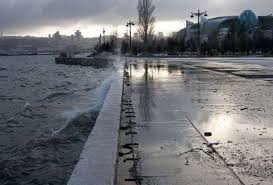 Bakıda müəmmalı intihar: gənc özünü dənizə atdı