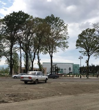 İcra başçısı hara baxır? - BAYRAQ meydanında, BAYRAĞımız ayaqlar altına düşdü -FOTOLAR 