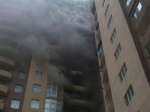 Bakıda 18 mərtəbəli yaşayış binasında YANĞIN BAŞ VERDİ