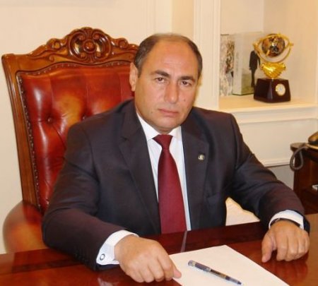 Bərdənin icra başçısı Vidadi İsayev indi də gözəllik salonlarını “yoxlayır”...