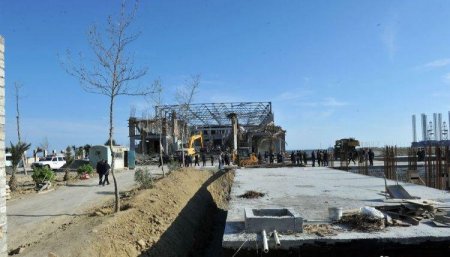 Uçqun olan tikinti kimə məxsusdur? Ad isə açıqlanmır…