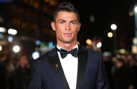 Ronaldo təcavüz etdiyi qızı 375 minlə susdurdu