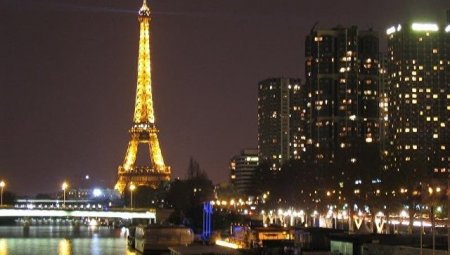 ABŞ-ın Parisdəki səfirliyinin mühafizəsi gücləndirildi