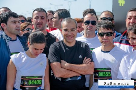 Arzu Əliyeva, Mədət Quliyev və Yaqub Eyyubov "Bakı Marafonu"nda qaçdılar - FOTOLAR 