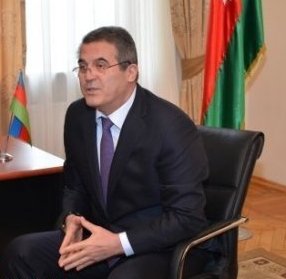 Qaradağın icra başçısı qaçqınları hökumətlə üz-üzə qoyur?