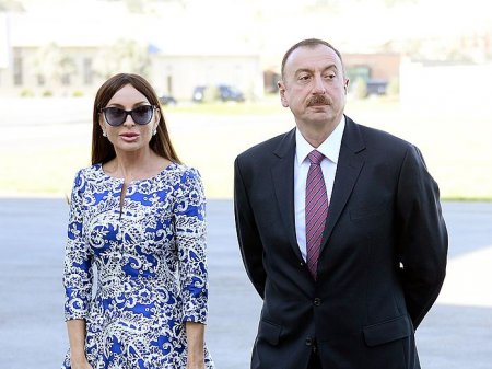 İlham Əliyev və birinci xanım yeni körpünün açılışında