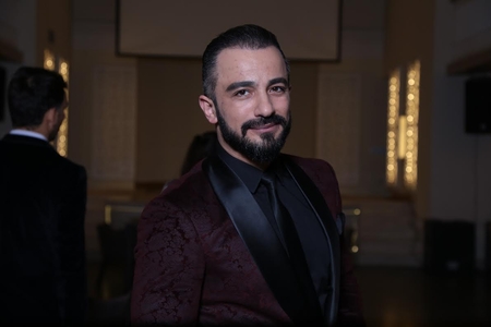 38 yaşlı aparıcı: “Valideynləri “yaşın çoxdur” deyib, qızı mənə vermədi” 