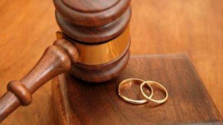 Orucluqda boşanmaq qadağan edildi - Rəsmi