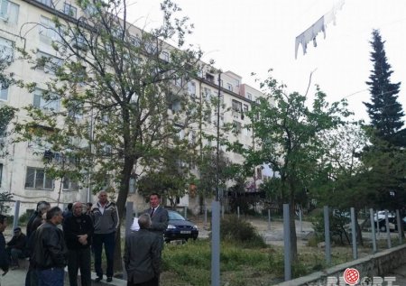 Nəsimi rayonunda sakinlər etiraz aksiyası keçirir