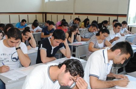 Bu gün 3000-dən çox şagird imtahan verir