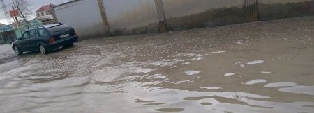 Heydər Əliyev küçəsi bərbad vəziyyətdədir