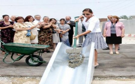 Mehriban Əliyeva məcburi köçkün ailələri üçün yaşayış kompleksinin təməlqoyma mərasimində iştirak edib- YENİLƏNİB