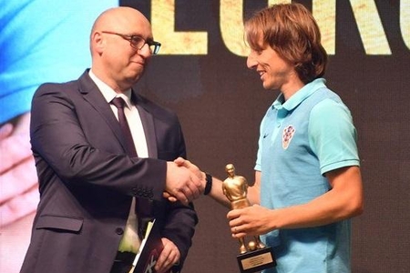 Modriç ən yaxşı oyunçu seçildi - ardıcıl 5-ci dəfə