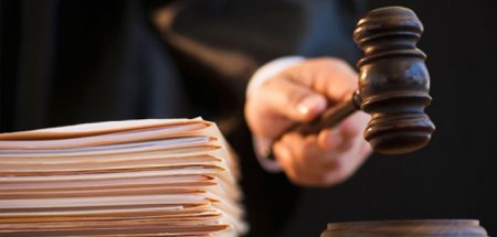 Məhkəmədə general Elçin Quliyevlə zərərçəkmiş arasında dava Məhkəmədə general Elçin Quliyevlə zərərçəkmiş arasında dava