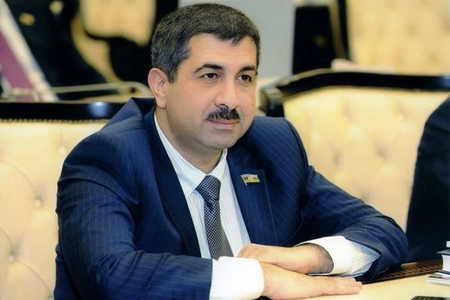 Keçmiş deputatdan etirazçı idmançılara SƏRT SÖZLƏR Keçmiş deputatdan etirazçı idmançılara SƏRT SÖZLƏR