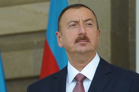 Prezident İlham Əliyev yeni salınan parkda yaradılan şəraitlə tanış olub