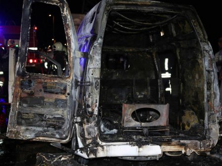 Bakıda Təcili Tibbi Yardım maşını yanıb, içində xəstə və həkimlər olub - YENİLƏNİB