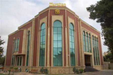 “Meridian” şadlıq sarayında kütləvi dava - İş adamı vəhşicəsinə döyüldü