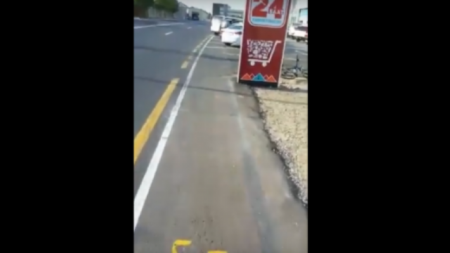 Hacı Madər velosiped yolunu şəxsi dayanacağa çevirdi Hacı Madər velosiped yolunu şəxsi dayanacağa çevirdi