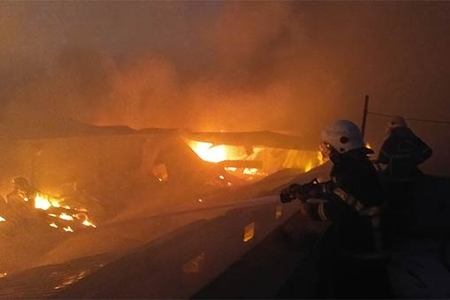 Türkiyədə yanan fabrikin sahibi itkin düşüb..