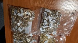 Nazarbayev aeroportunda Azərbaycan vətəndaşından 2 milyon dollarlıq qızıl tutuldu