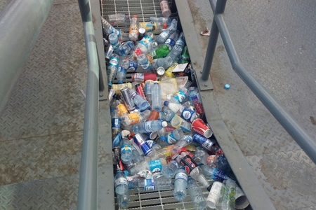 Bakıda piyada keçidində “butulka təpəsi”- FOTOLAR...