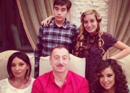 Prezidentin ailəsində əlamətdar gün - Heydər Əliyev 20 yaşını qeyd edir